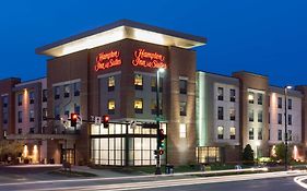 Hampton Inn & Suites Omaha Downtown