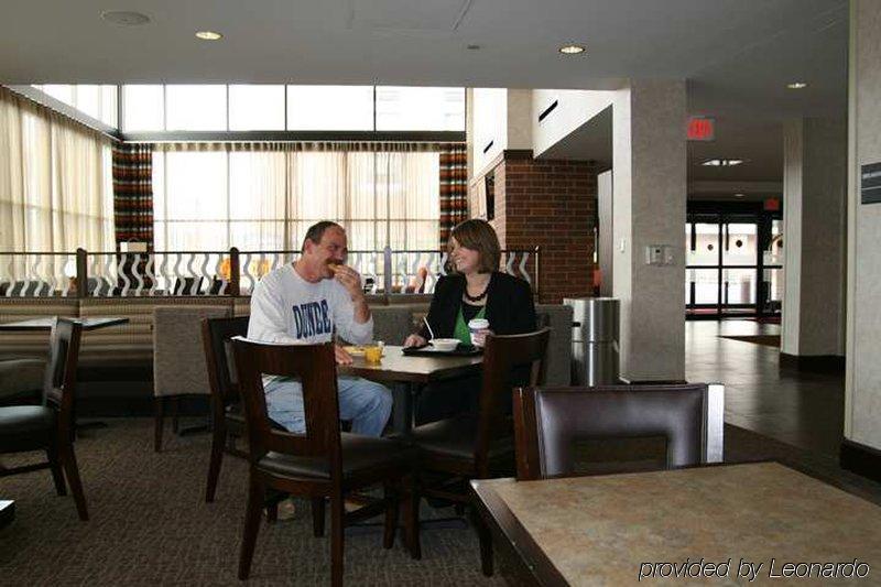 Hampton Inn & Suites Omaha-Downtown Restaurant photo